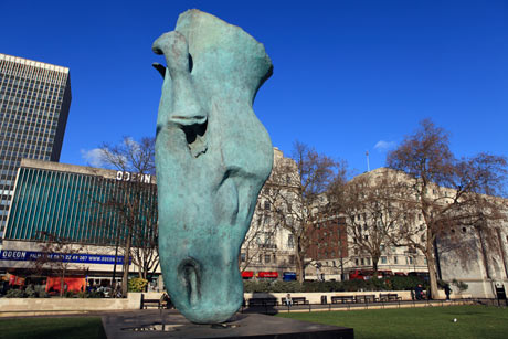 united kingdom west london marble arch statue of a giant horses head